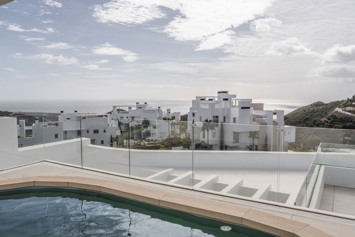 Image No.27-3 Bed Property for sale
