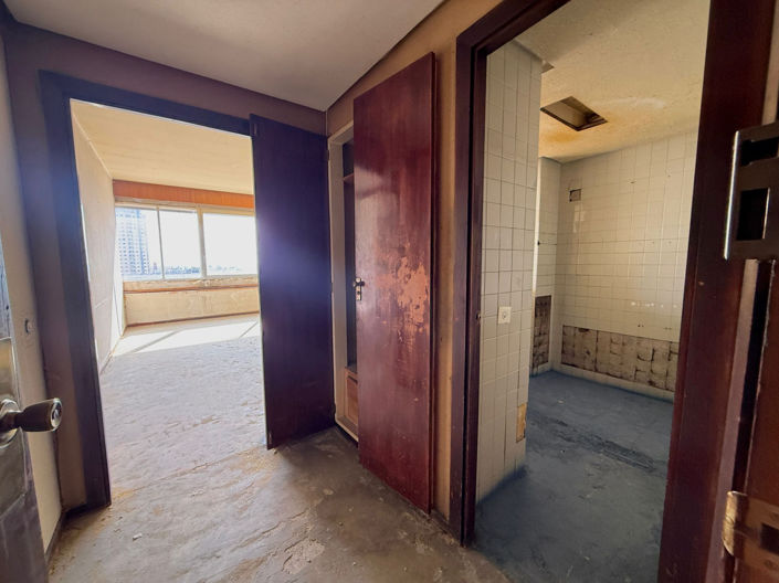 Image No.33-2 Bed Property for sale