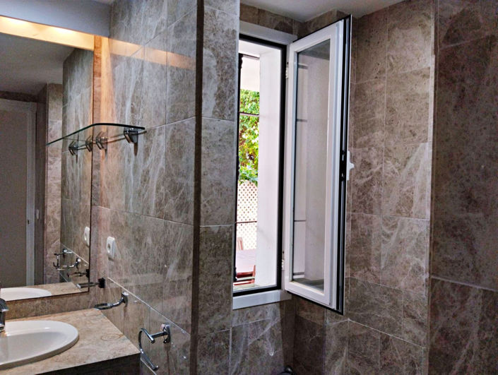 Image No.33-2 Bed Property for sale