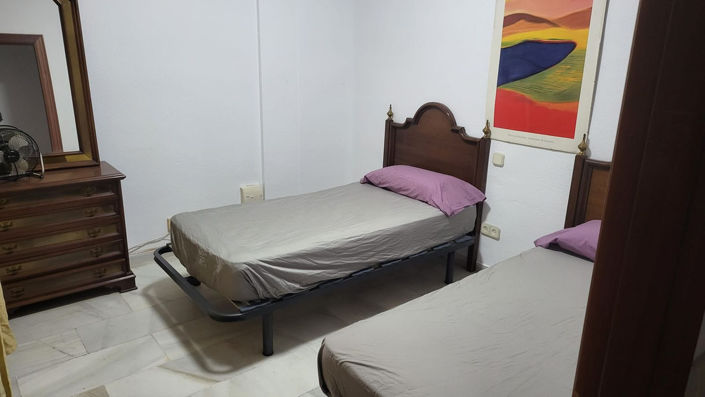 Image No.10-2 Bed Property for sale