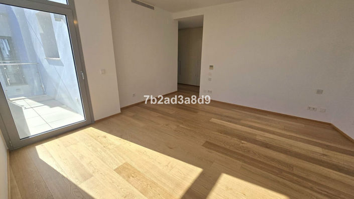 Image No.21-5 Bed Property for sale