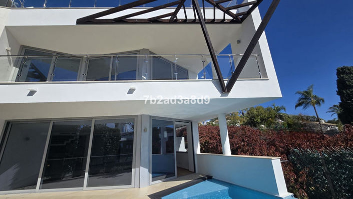 Image No.3-5 Bed Property for sale