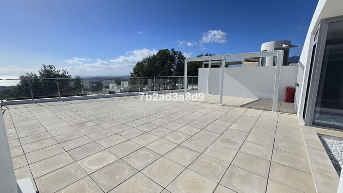 Image No.33-5 Bed Property for sale