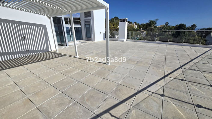 Image No.35-5 Bed Property for sale