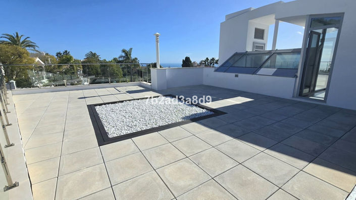 Image No.36-5 Bed Property for sale