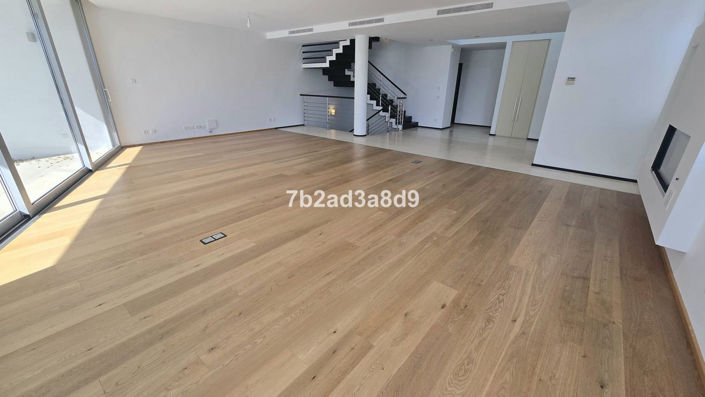 Image No.6-5 Bed Property for sale