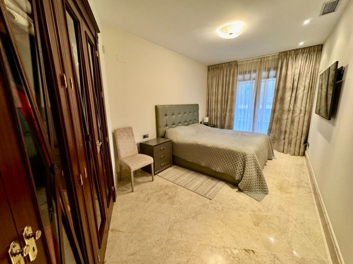 Image No.11-3 Bed Property for sale