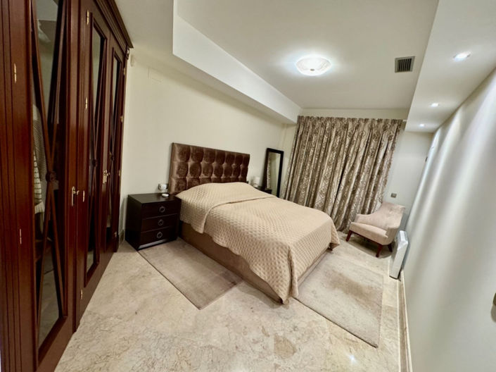 Image No.15-3 Bed Property for sale