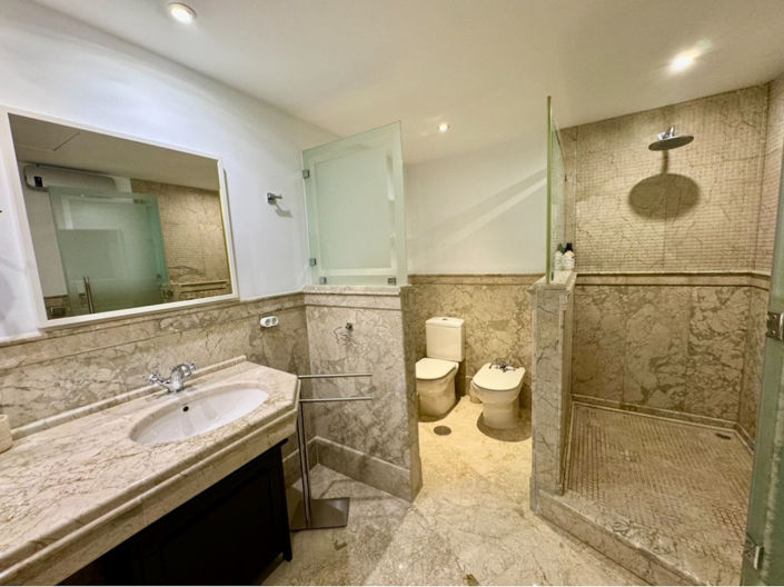 Image No.19-3 Bed Property for sale