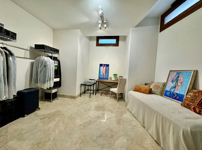 Image No.23-3 Bed Property for sale