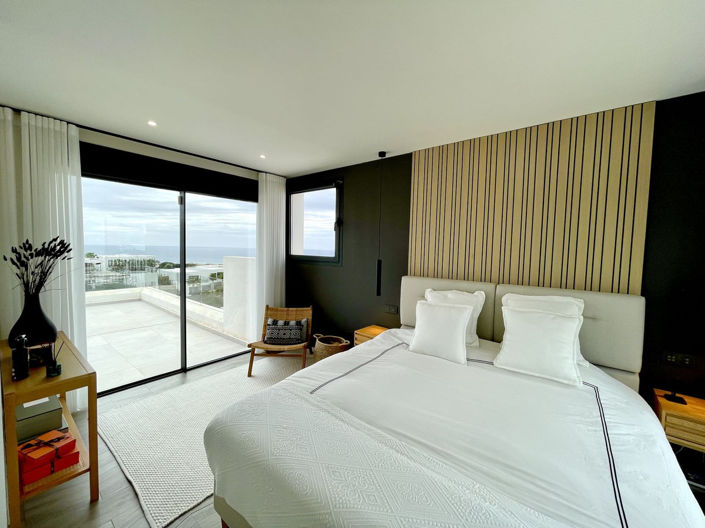 Image No.18-3 Bed Property for sale