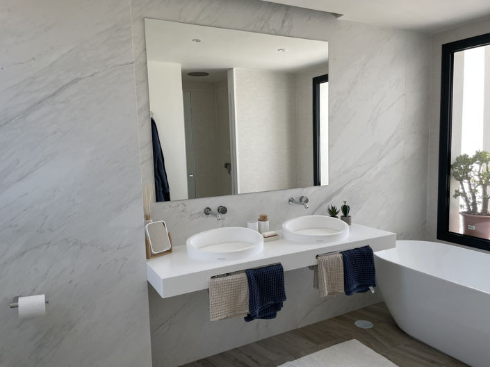 Image No.21-3 Bed Property for sale