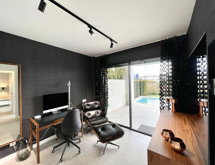 Image No.37-3 Bed Property for sale