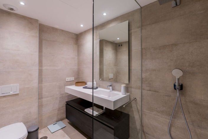 Image No.15-2 Bed Property for sale