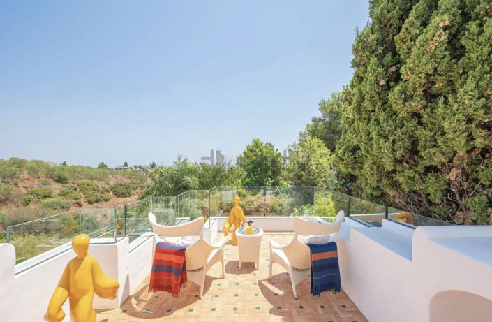 Image No.41-5 Bed Property for sale