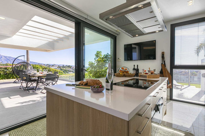 Image No.15-4 Bed Property for sale