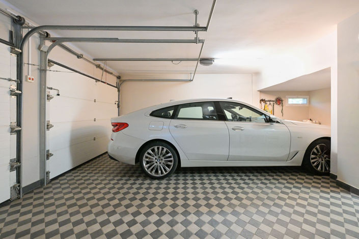 Image No.44-5 Bed Property for sale