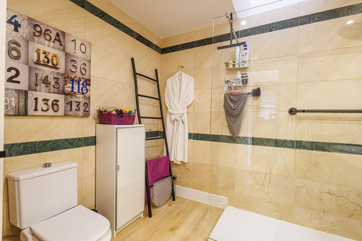 Image No.30-3 Bed Property for sale