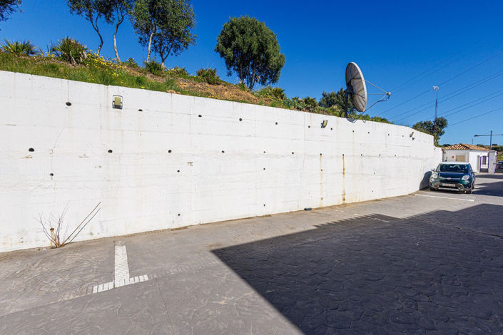 Image No.47-3 Bed Property for sale