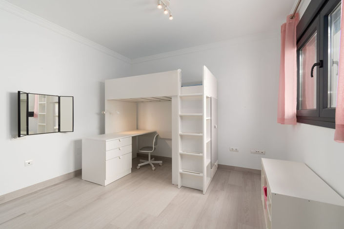 Image No.16-4 Bed Property for sale