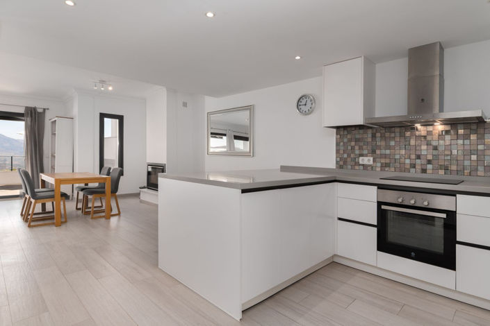 Image No.22-4 Bed Property for sale