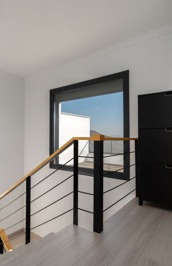 Image No.4-4 Bed Property for sale