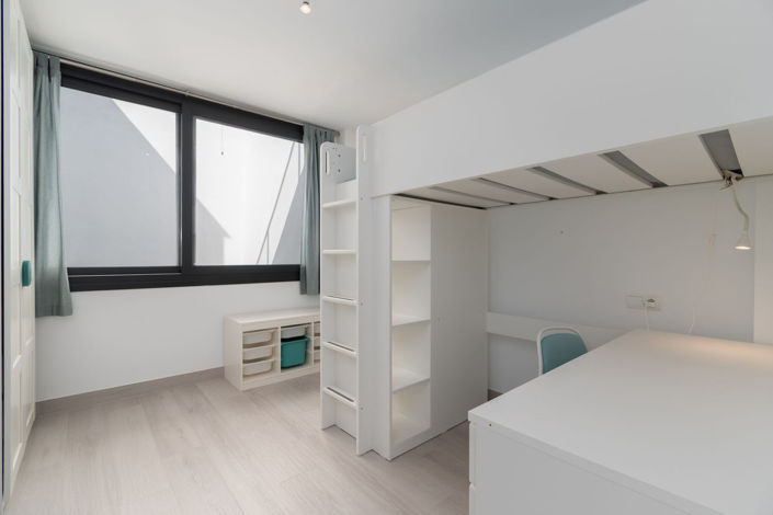 Image No.6-4 Bed Property for sale