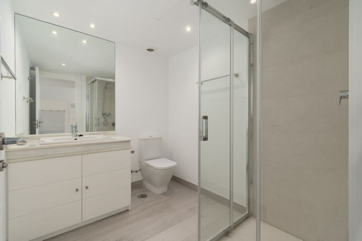 Image No.8-4 Bed Property for sale