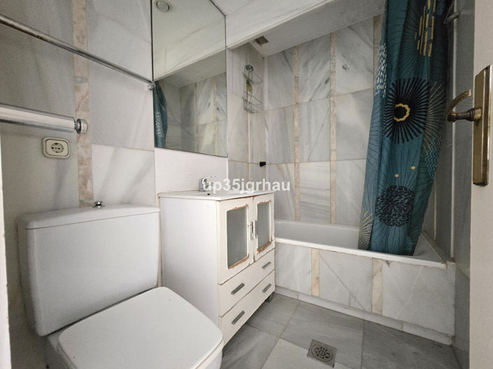 Image No.13-2 Bed Property for sale