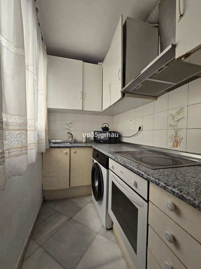 Image No.14-2 Bed Property for sale