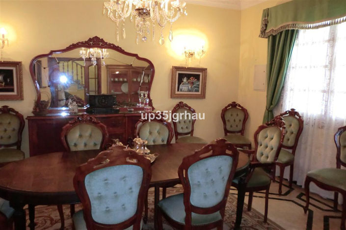 Image No.23-5 Bed Property for sale