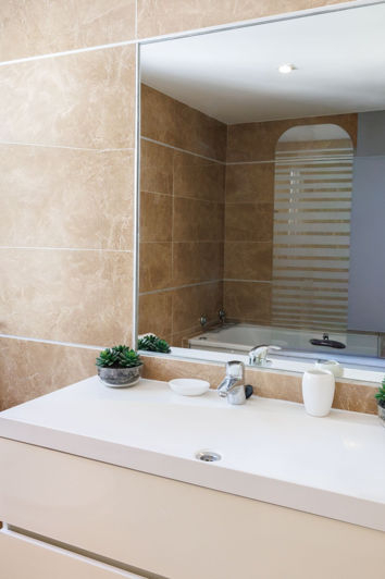 Image No.27-2 Bed Property for sale