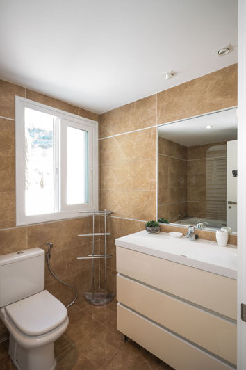 Image No.31-2 Bed Property for sale