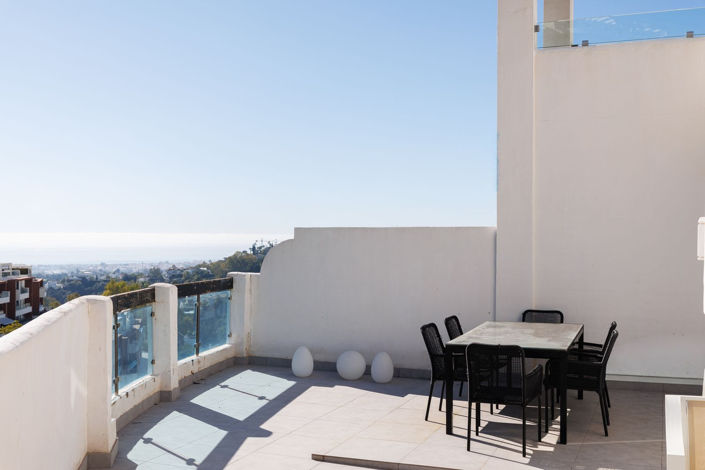 Image No.9-2 Bed Property for sale