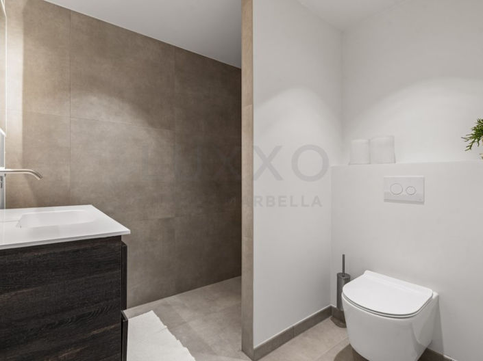 Image No.20-2 Bed Property for sale