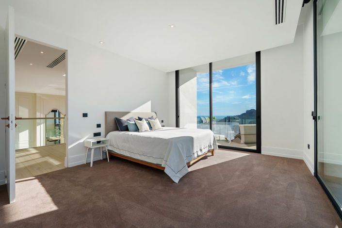 Image No.16-5 Bed Property for sale