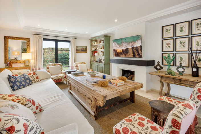 Image No.4-4 Bed Property for sale