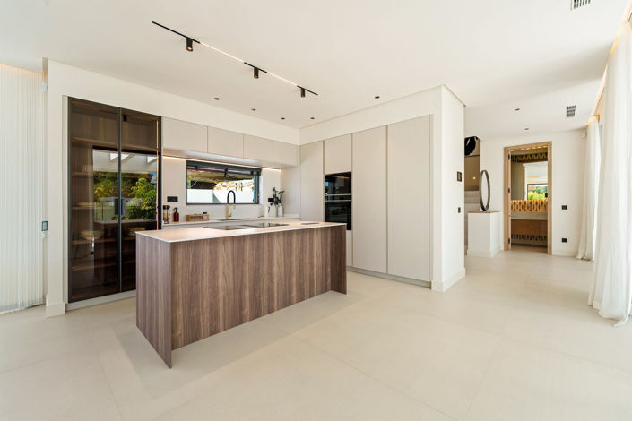 Image No.34-5 Bed Property for sale