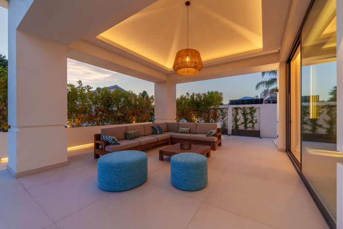 Image No.39-5 Bed Property for sale