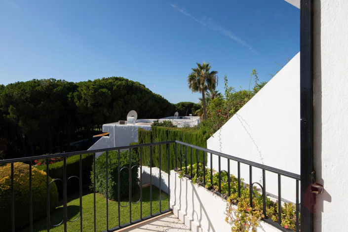 Image No.11-2 Bed Property for sale