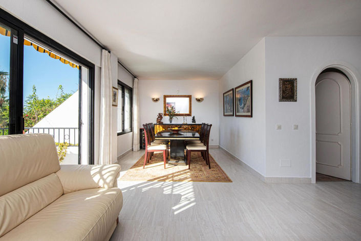 Image No.13-2 Bed Property for sale