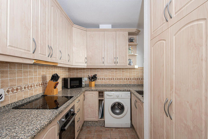 Image No.16-2 Bed Property for sale