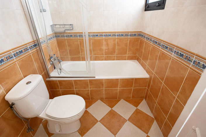 Image No.22-2 Bed Property for sale