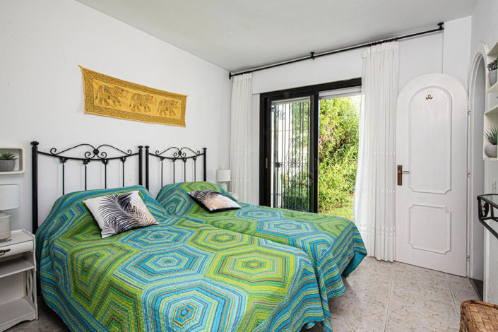 Image No.24-2 Bed Property for sale