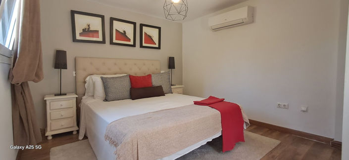 Image No.23-6 Bed Property for sale