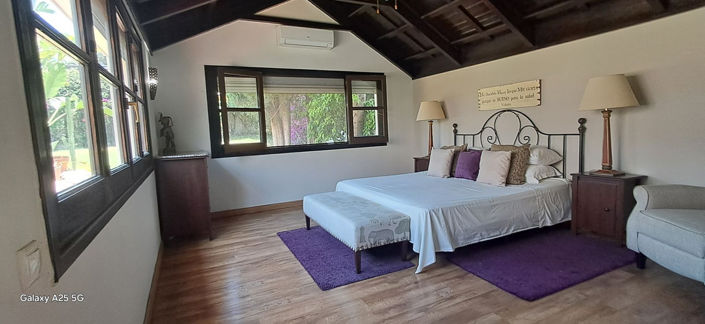 Image No.27-6 Bed Property for sale