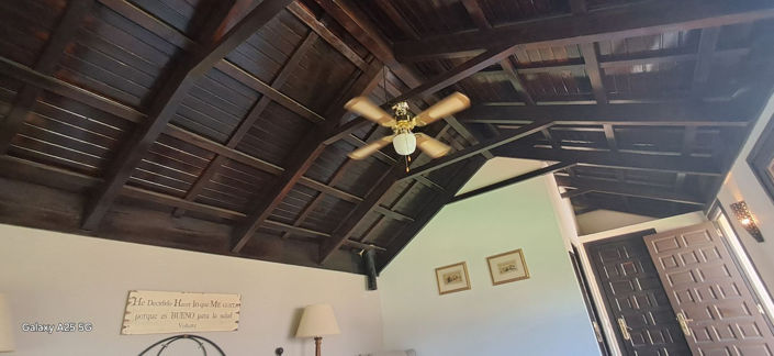 Image No.29-6 Bed Property for sale