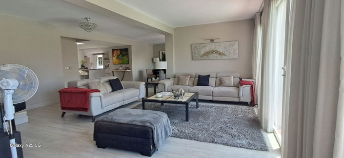 Image No.4-6 Bed Property for sale