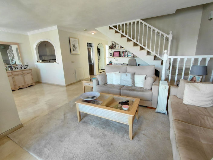 Image No.10-3 Bed Property for sale