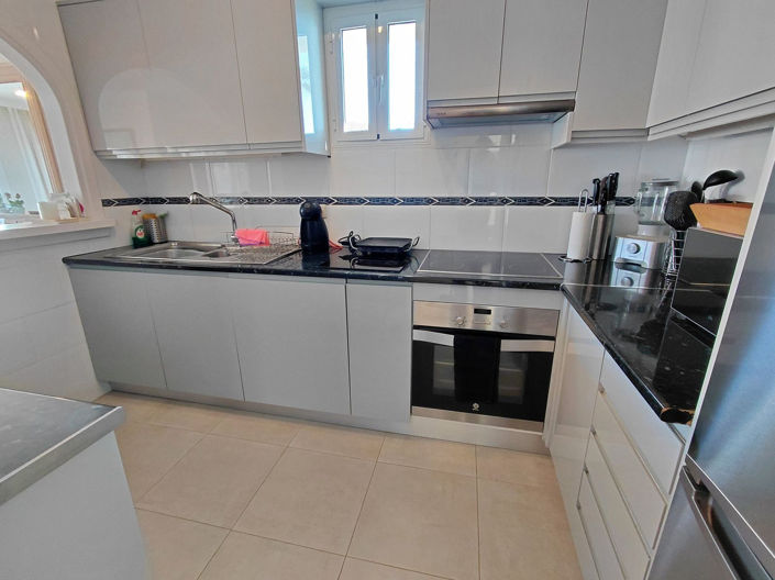 Image No.14-3 Bed Property for sale